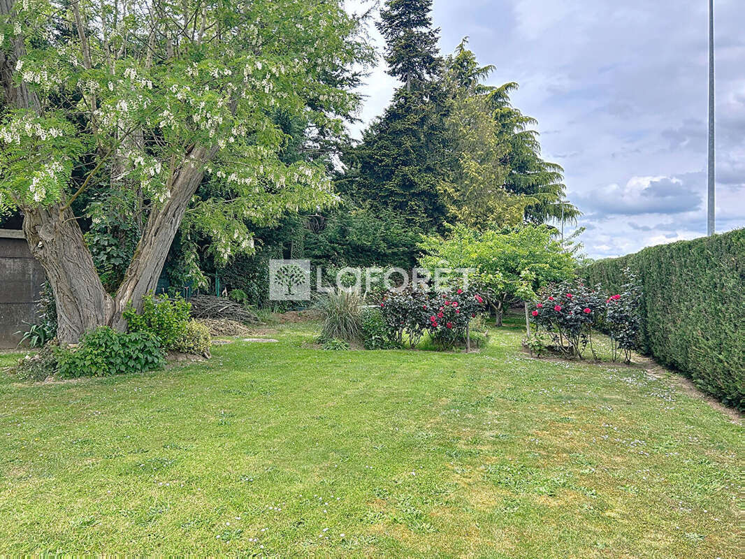 Terrain à LES ALLUETS-LE-ROI