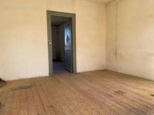 Appartement à CLUIS