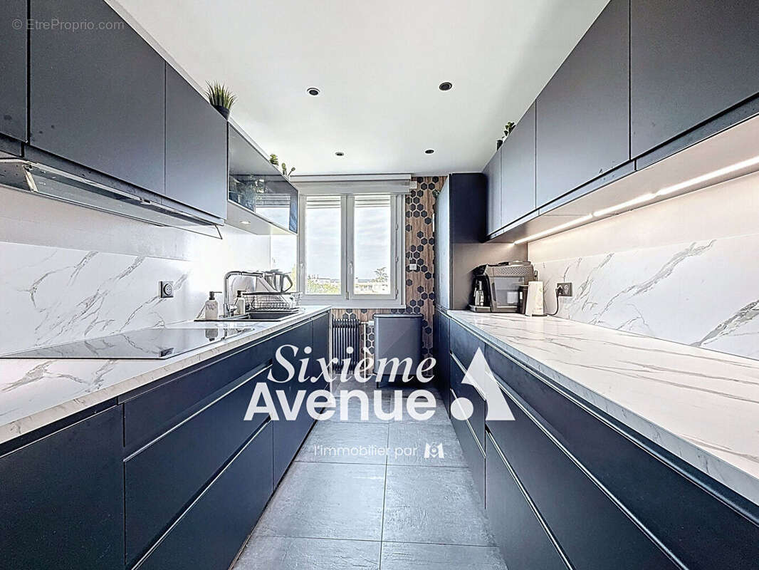 Appartement à DECINES-CHARPIEU