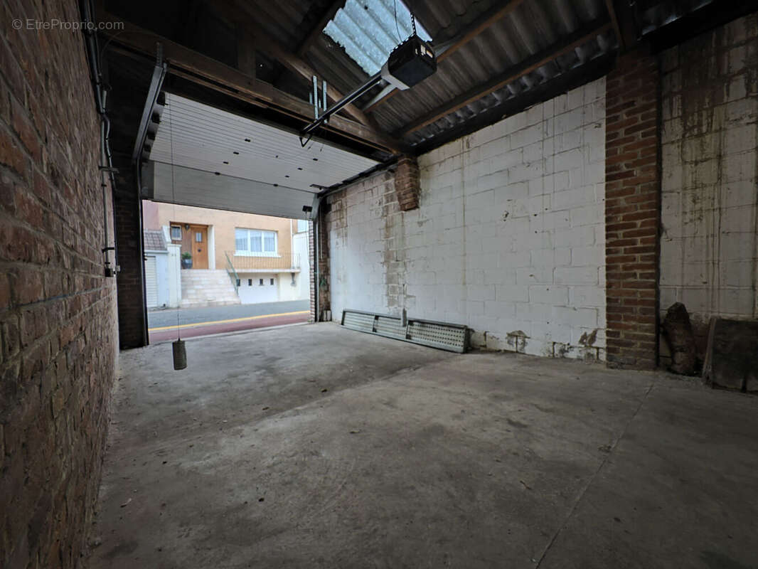 Photo 3 - Parking à BETHUNE