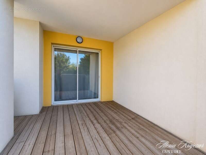 A VENDRE - Appartement T2, 38,56m² Carrez - 1 chambre - Jardin de 42m² - Place de parking privative - Résidence sécurisée - Vend - photo 5