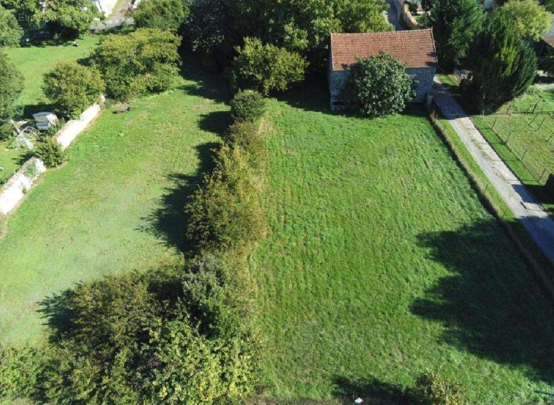 Maison 183 m² à Villefagnan  - photo 2
