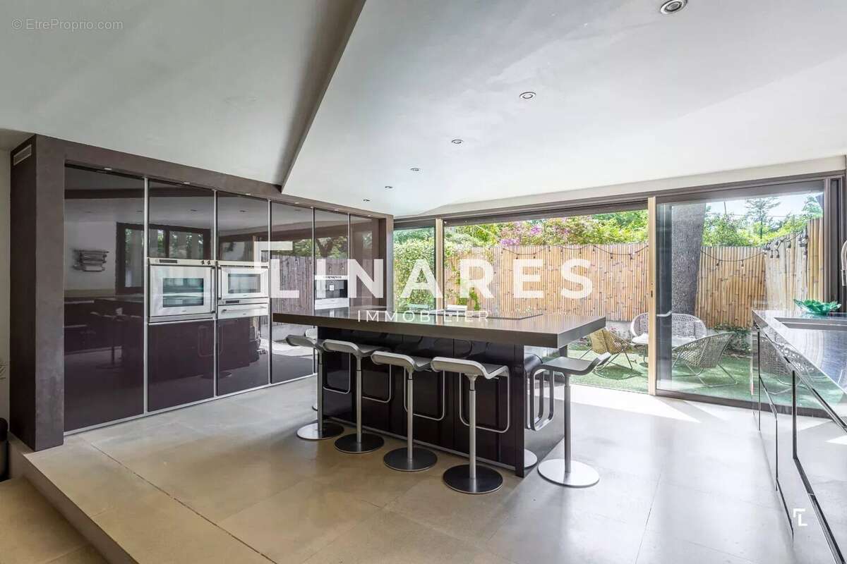TRIANON - Appartement T4 de 147m² - Jardin - 13007 - photo 6
