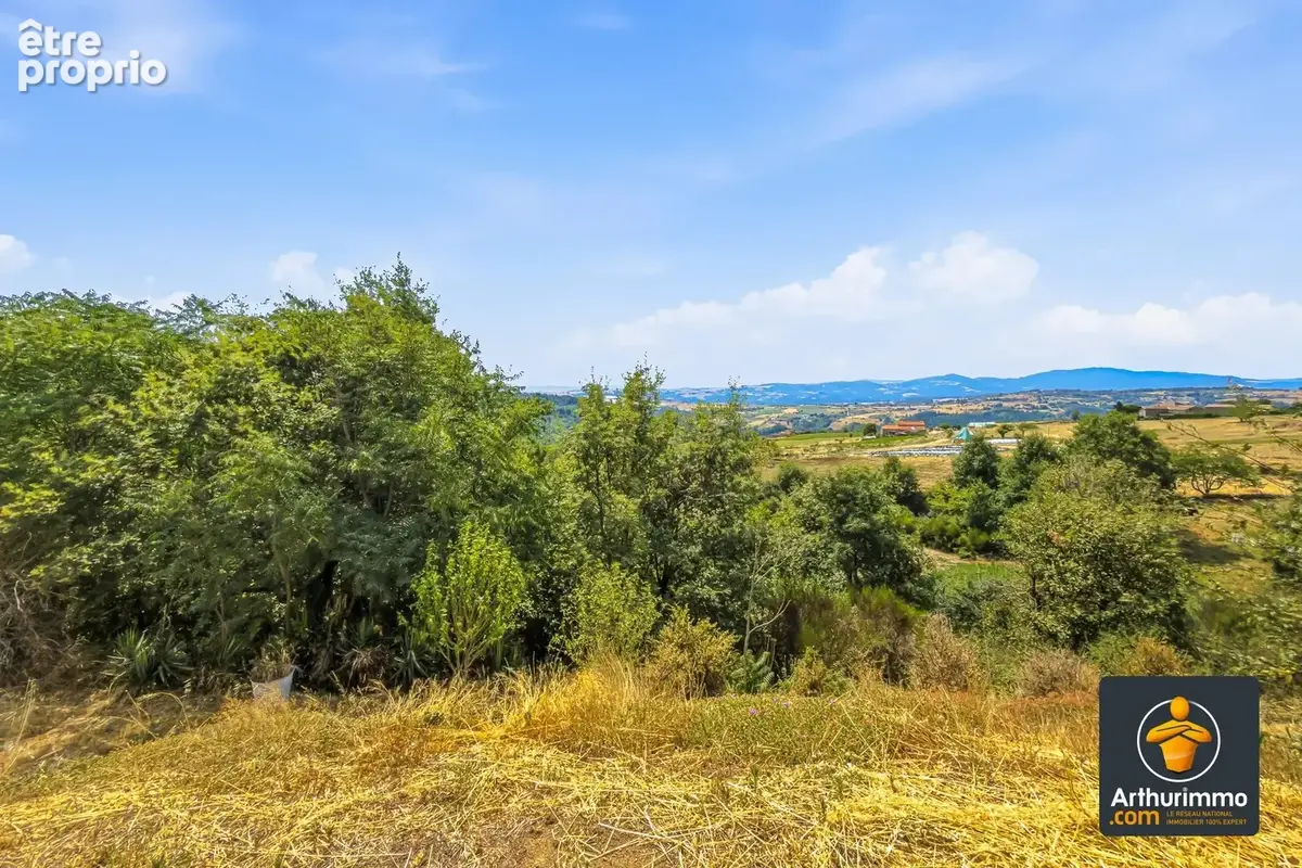 SAINT-VICTOR – Maison familiale avec sous-sol complet, grand terrain de 5 588 m² et aucun vis-à-vis - photo 8