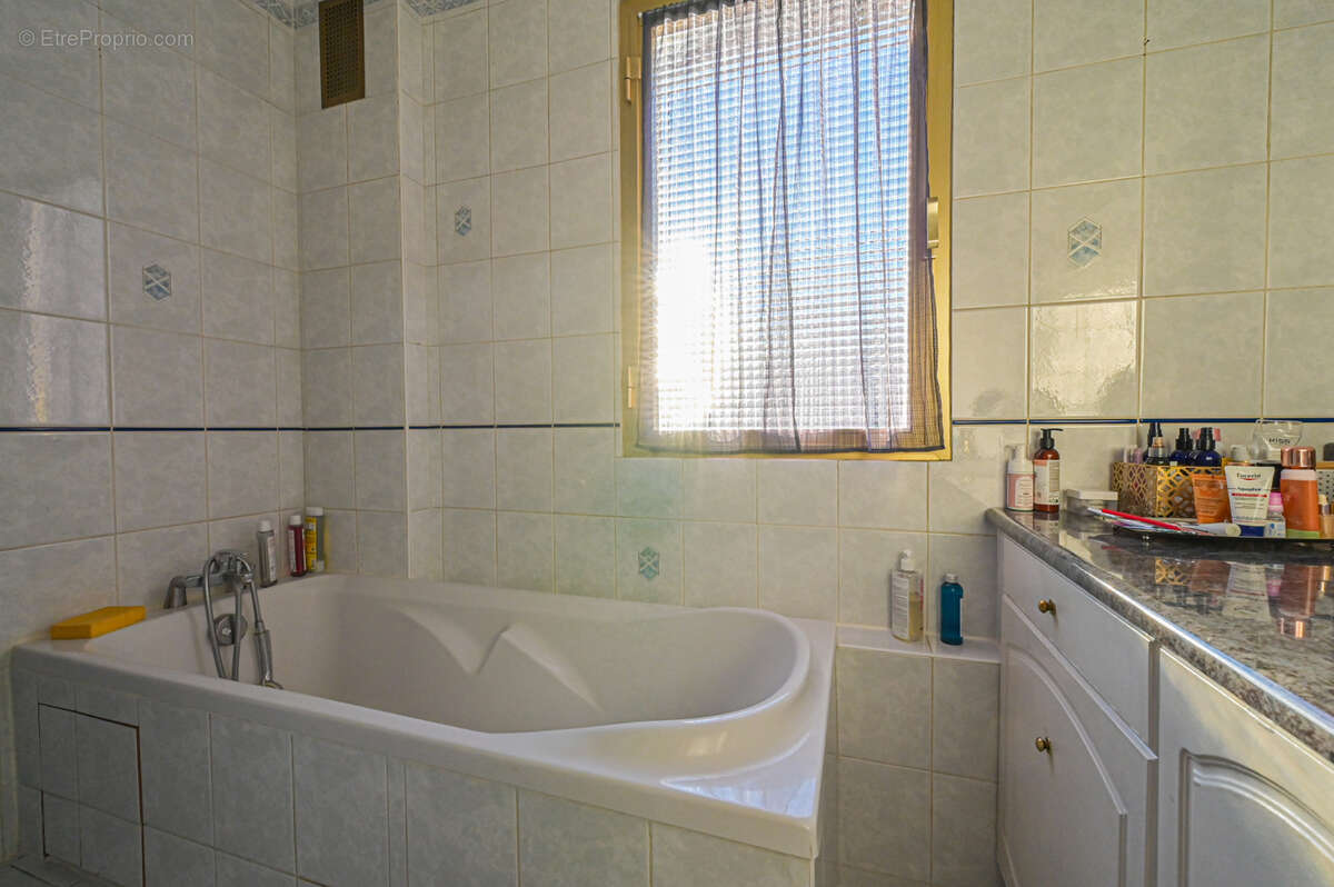 Appartement à SAINT-MAUR-DES-FOSSES