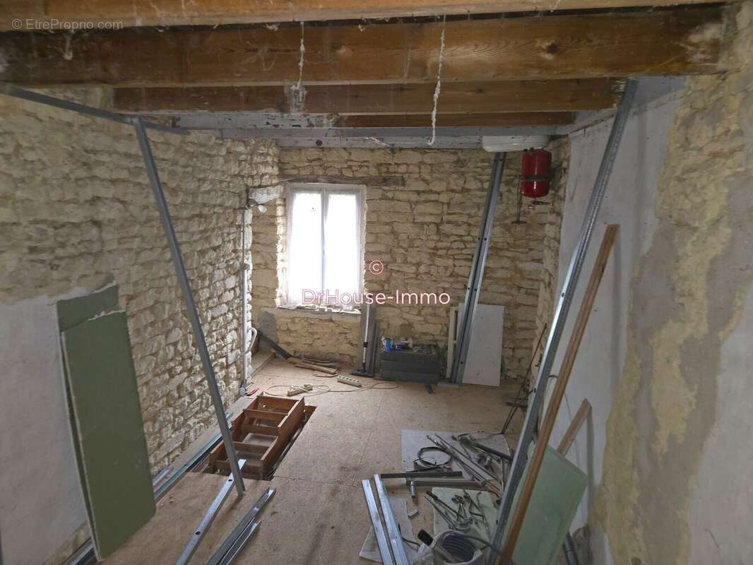 Maison à NEUVILLE-DE-POITOU