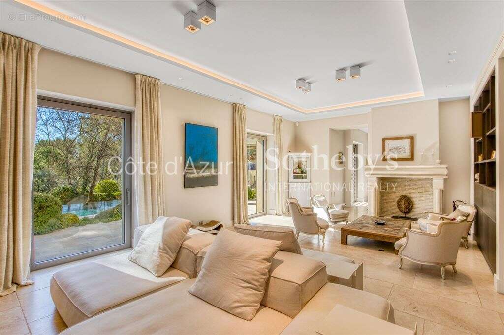 Maison à TOURRETTES