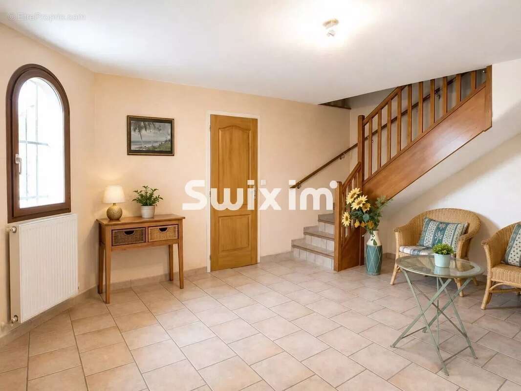 Maison 159 m² à Montmorot  - photo 6