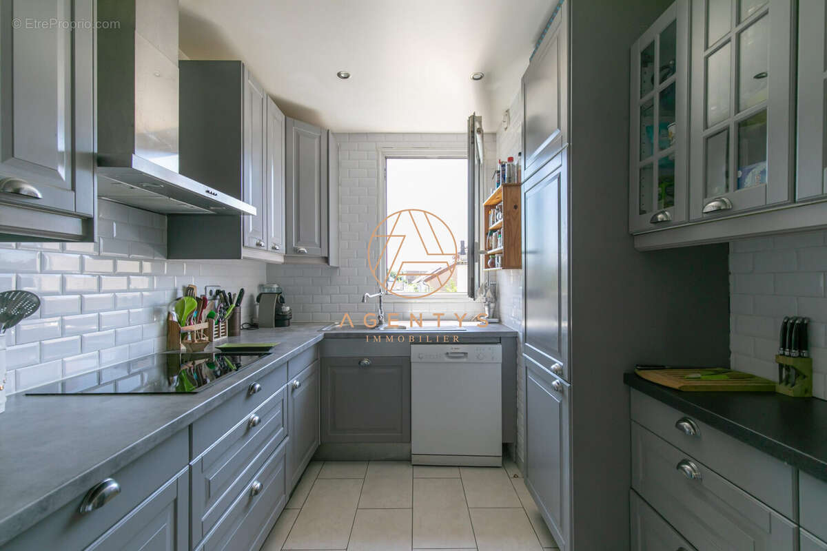 Appartement à SAINT-MAUR-DES-FOSSES