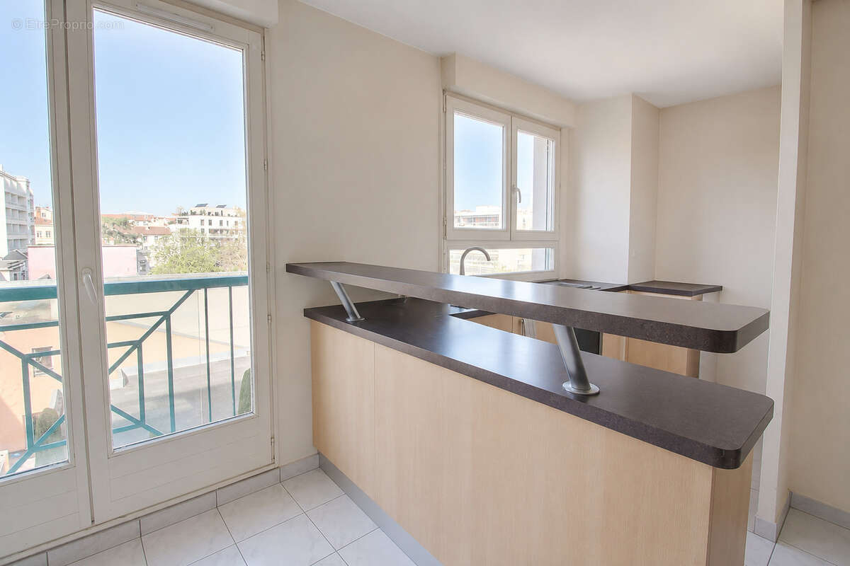 Appartement à LYON-8E