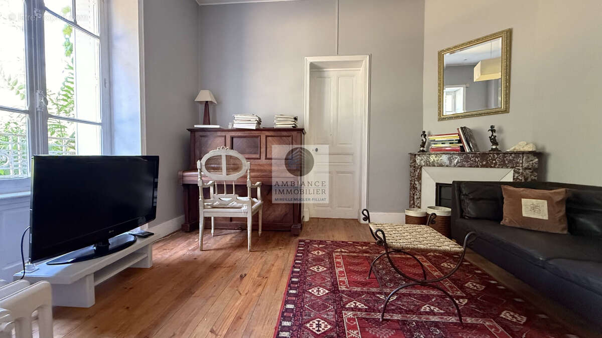 Maison à LES OLLIERES-SUR-EYRIEUX