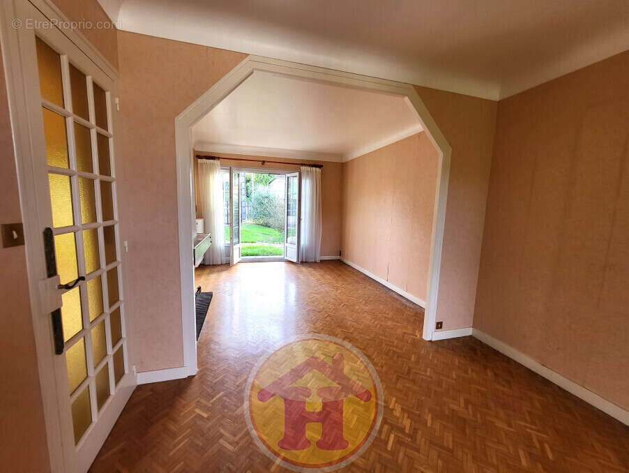 Maison à SAINT-JUNIEN