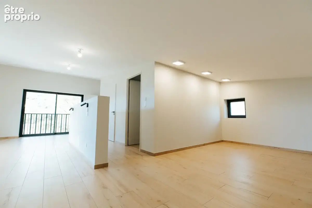 VILLA 250m2 Exceptionelle I DPE A • Vue exceptionnelle sur les Alpes • Piscine • 248 m2 habitables - photo 10