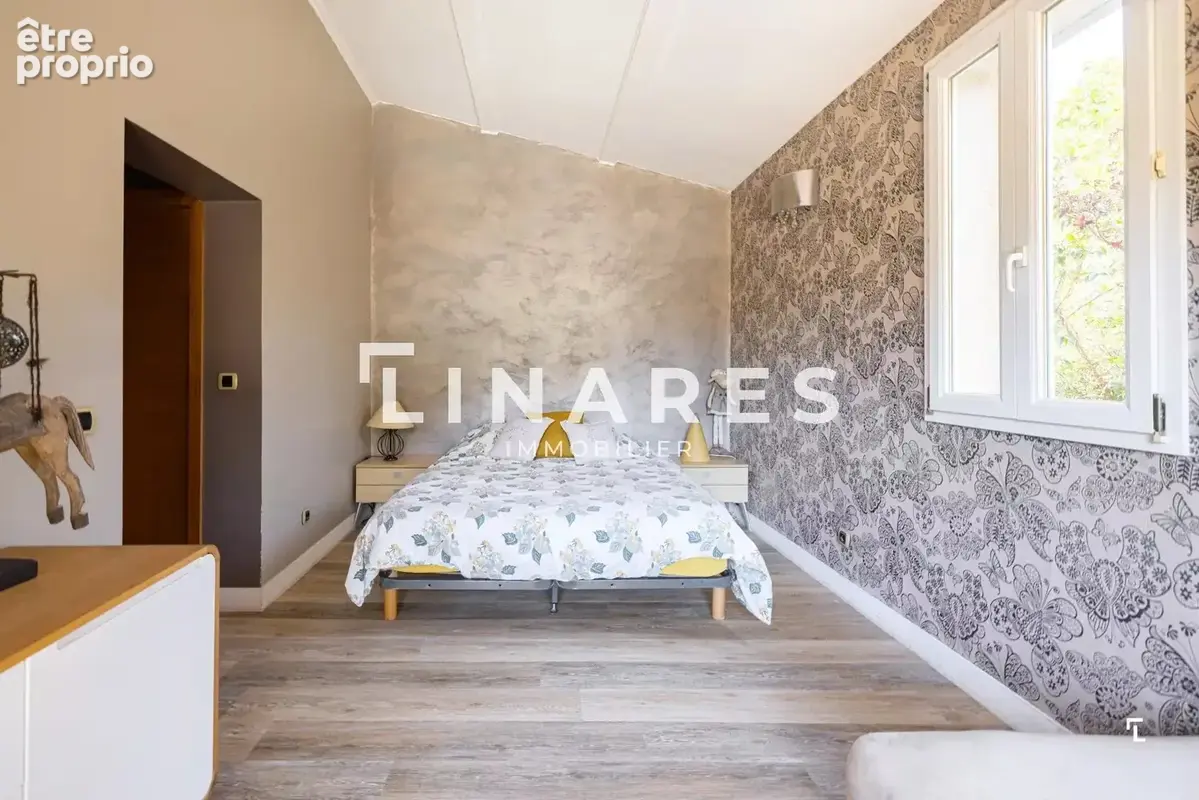 SIGNATURE - Villa 265m² (Sous-sol aménagé 62m²) - Piscine - Garage 44m²  - Parcelle de 1163m² - 13011 Les Camoins - photo 19