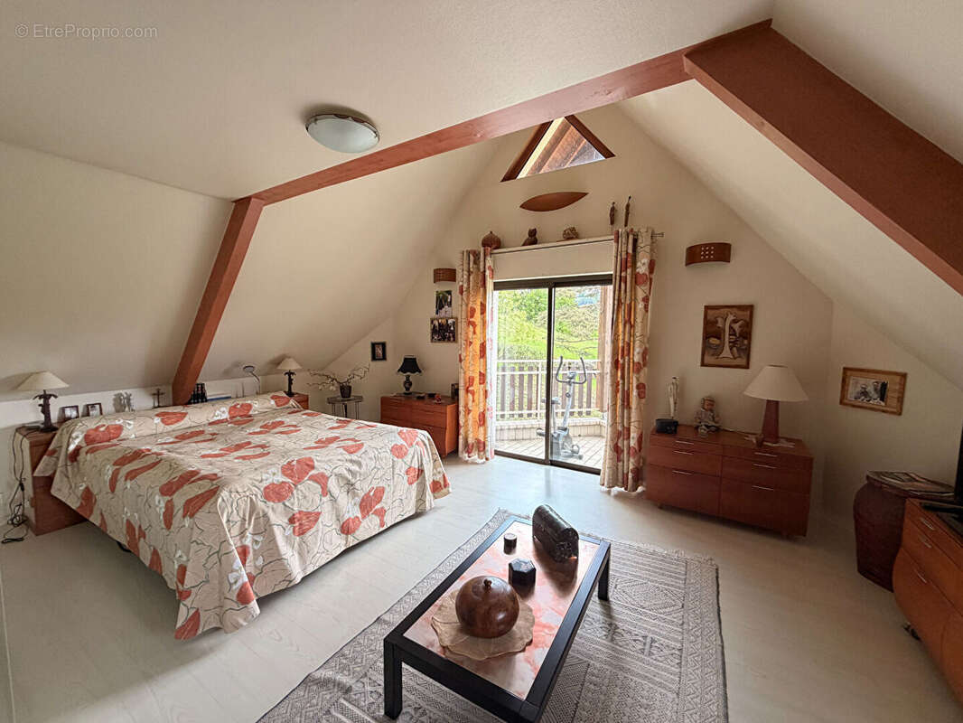Maison de caractère avec piscine couverte et vue exceptionnelle - photo 8
