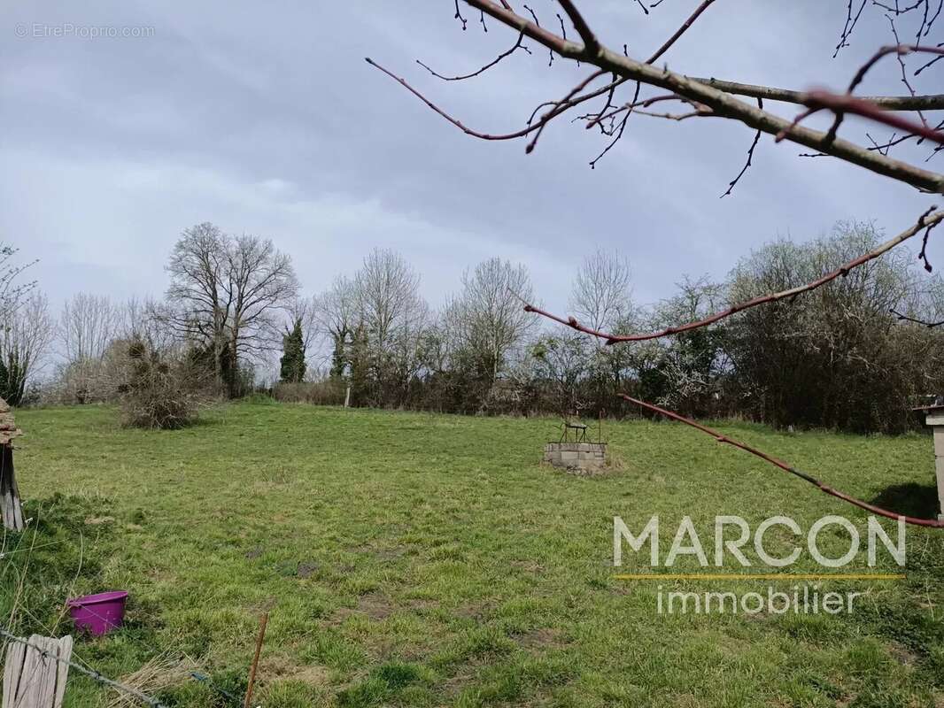 Maison à LAVAVEIX-LES-MINES