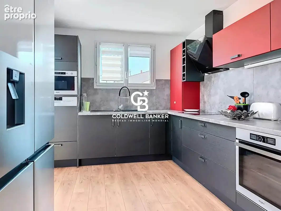 LES SABLES D'OLONNE -La Chaume : Volume, Lumière et Double Garage à deux pas de l'Océan - photo 2