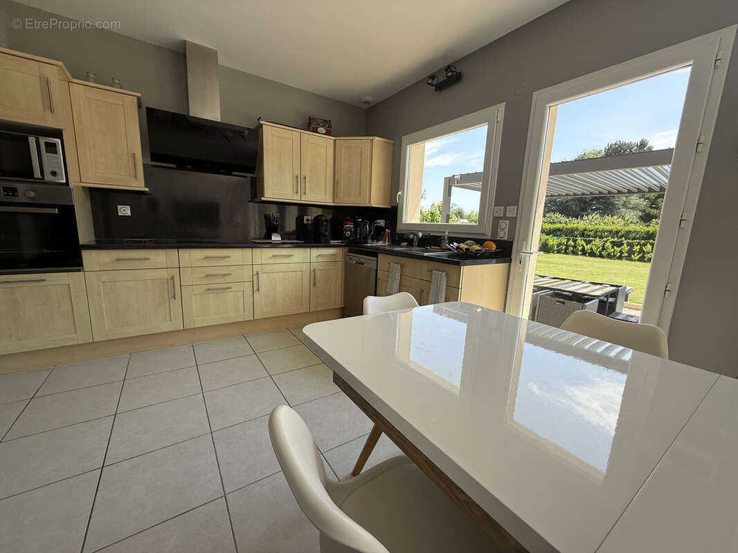 Sains-en-amienois maison 143 m2 en parfait etat-garage-jardin - photo 3