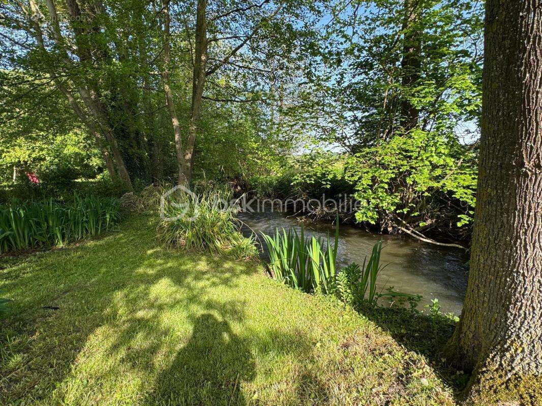 Maison à SAINT-OUEN-D'ATTEZ