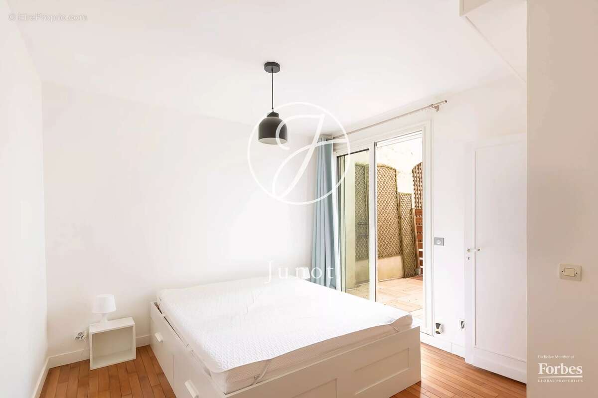 Paris 18e - BACHELET - Appartement à vendre - 2 pièces - 46,44m² Carrez - 1 chambre - Terrasse 7,12m². - photo 12