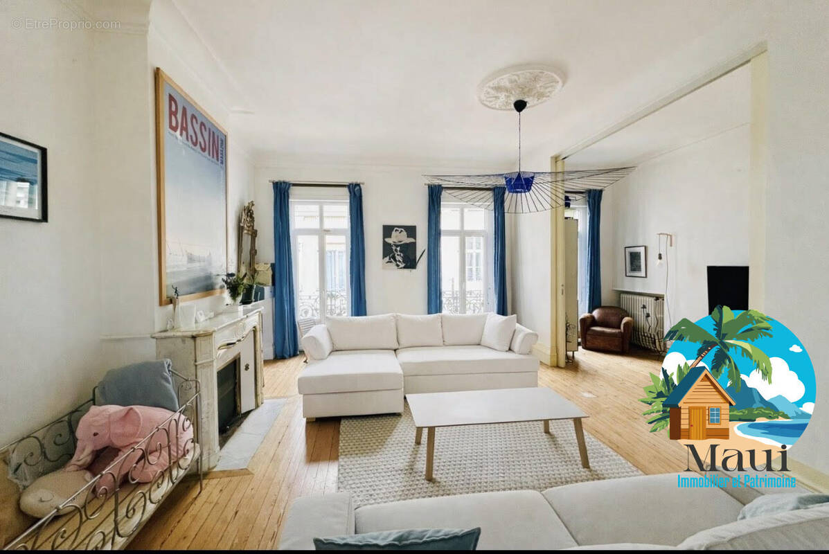 Double salon  - Appartement à BORDEAUX