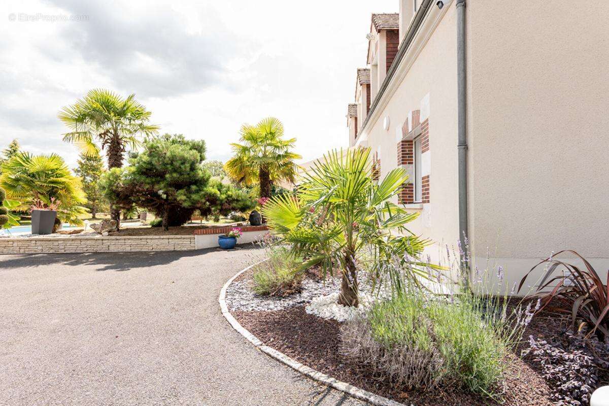 Lieux uniques ® x propriétés privées ® propose très belle maison d'architecte de 240 m² terrain 4.447 m² - photo 4