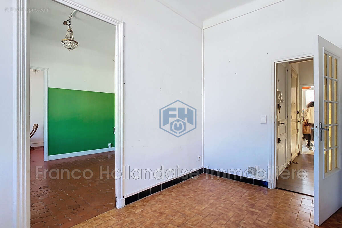 Maison 300 m² à Vallauris  - photo 5
