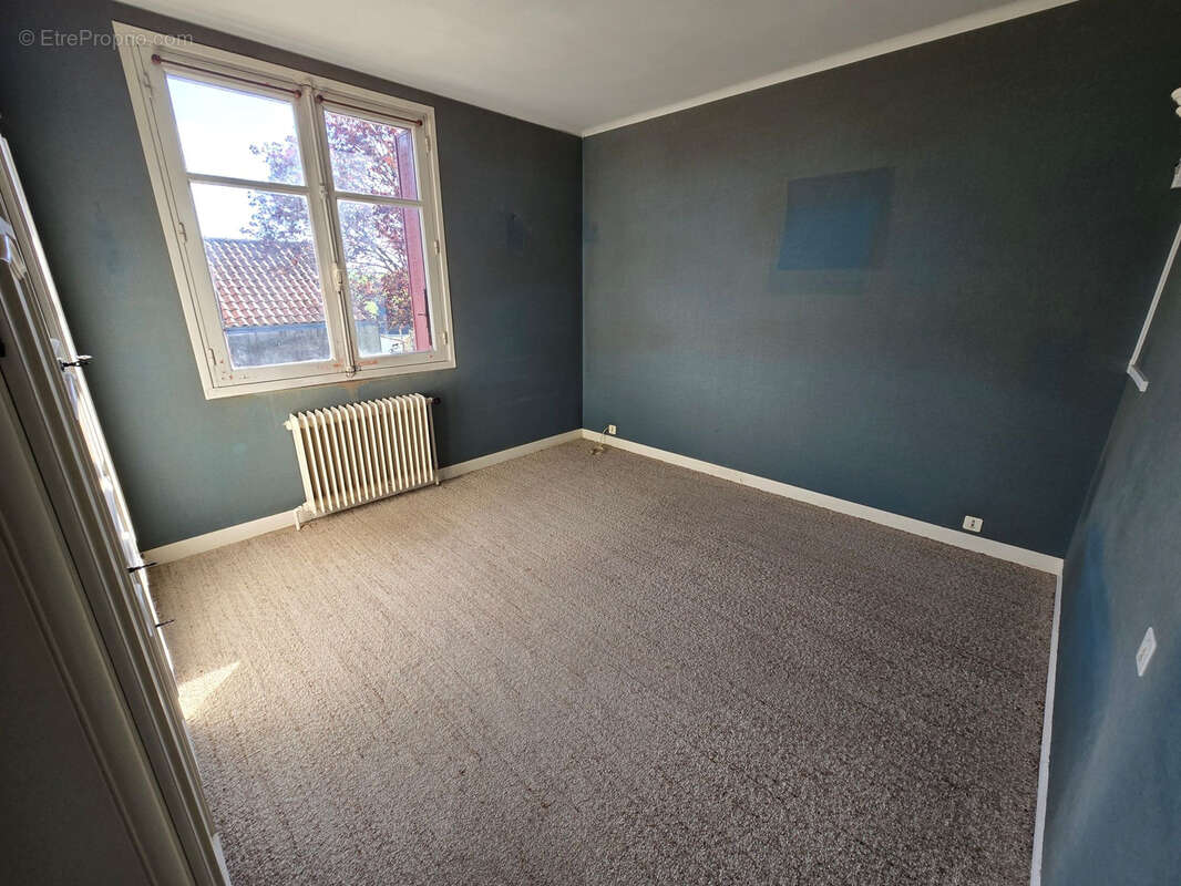 Maison à MONNIERES