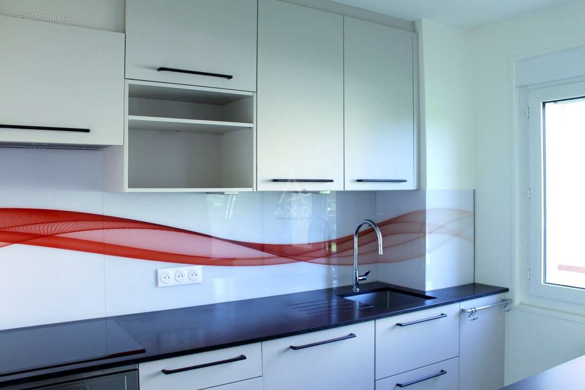 Très bel appartement rénové à pied du port - photo 2