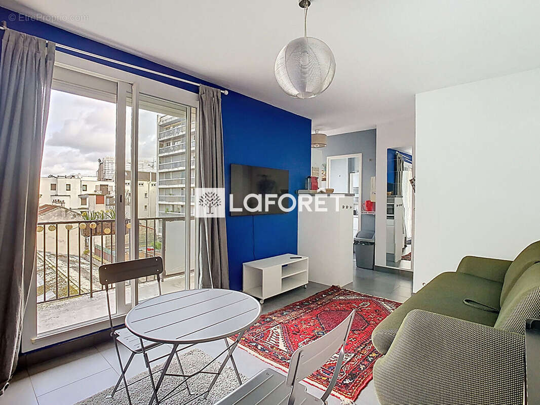 Appartement à PARIS-15E