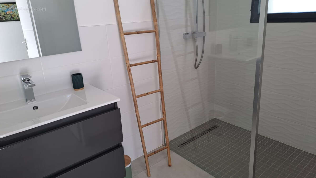 Maison à LES MATHES