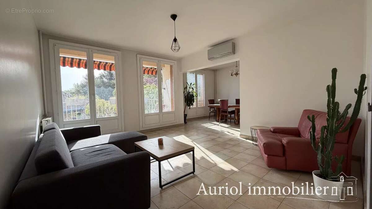 Appartement à AURIOL