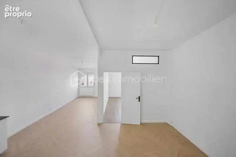 Bel appartement f3 entièrement rénové tres bien situe en plein centre ville - photo 1