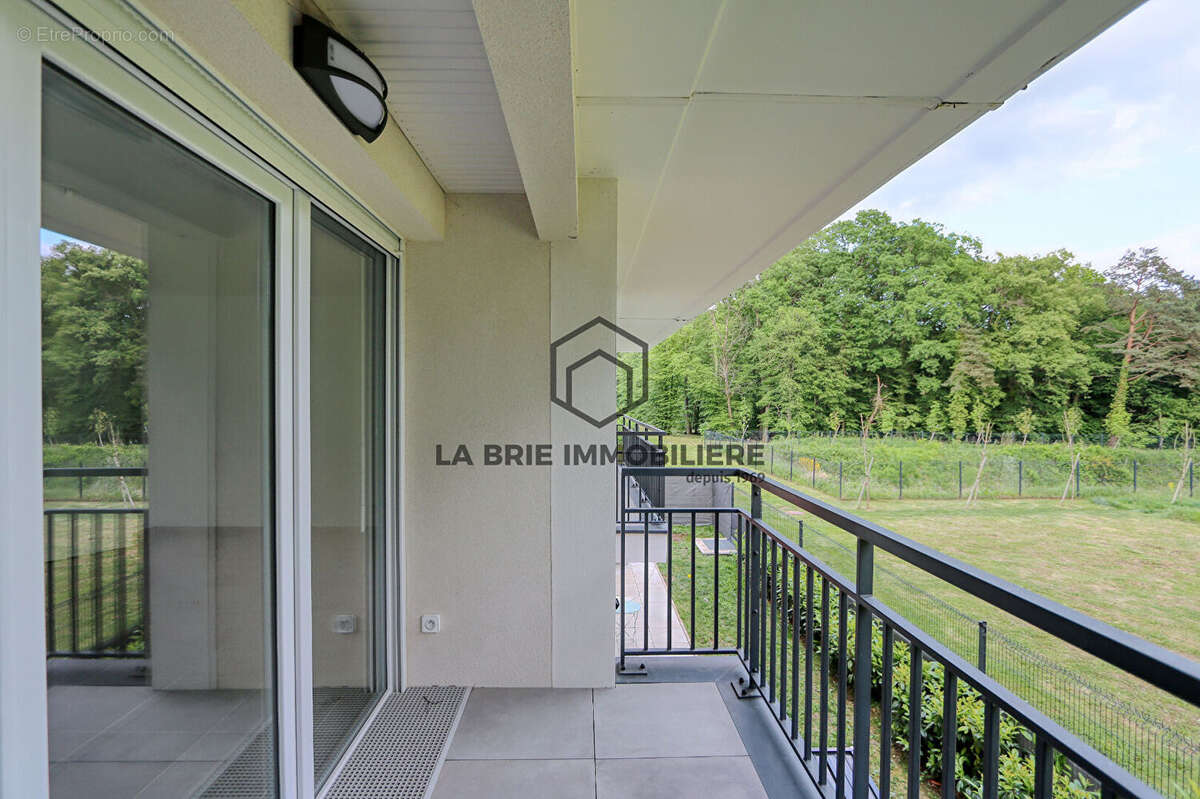 Appartement à EMERAINVILLE