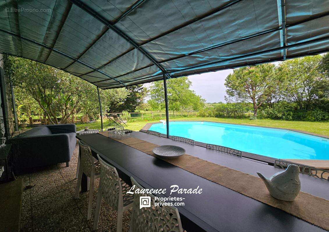 Maison à SAINT-ANTOINE-DU-QUEYRET