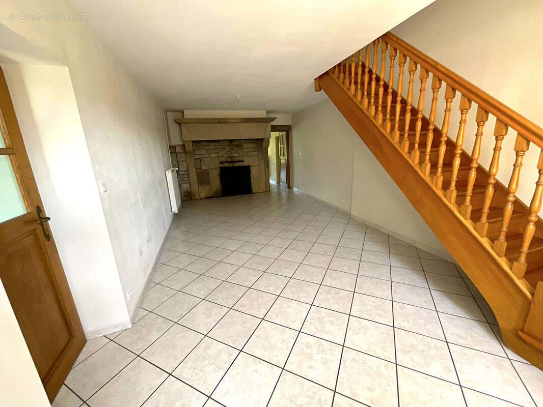 Maison à MELINCOURT