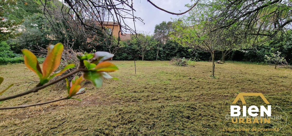 Terrain à NIMES