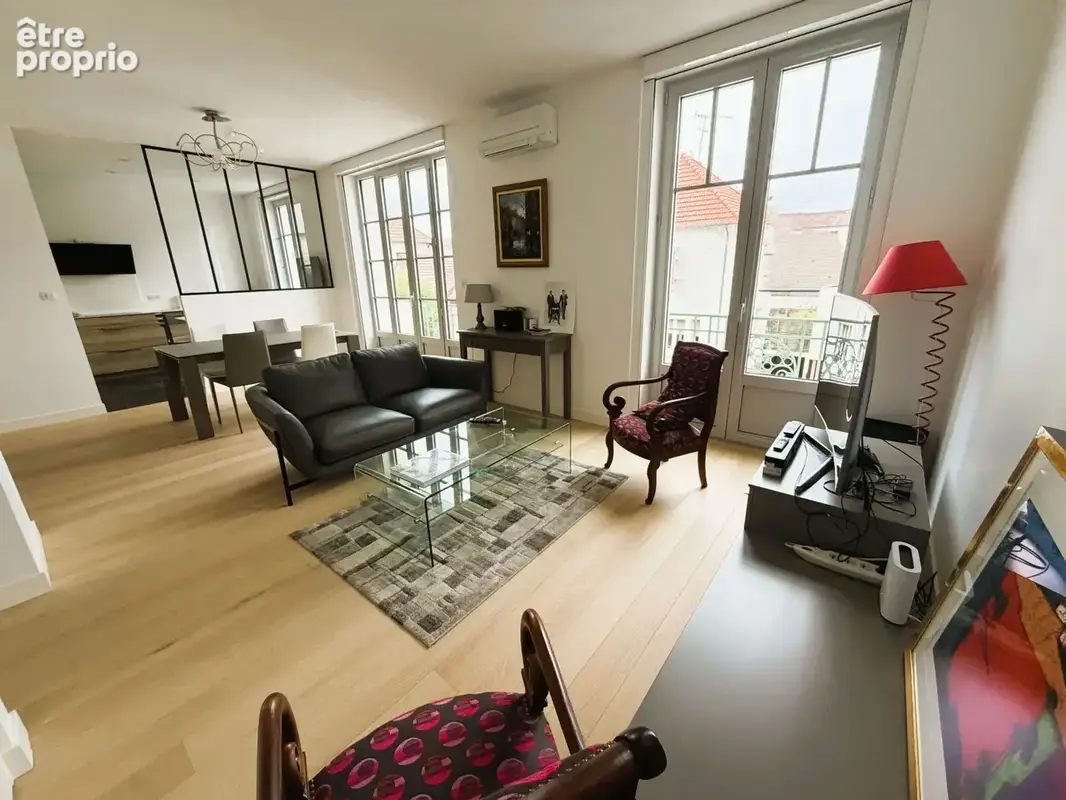 Vichy plan d'eau-elegant duplex 114 m2 entierement renove - photo 1