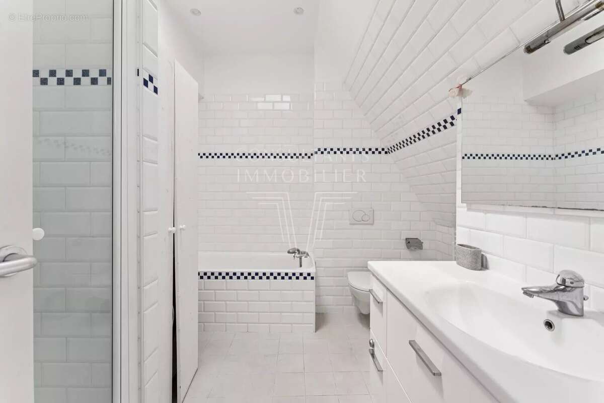 Appartement à PARIS-14E