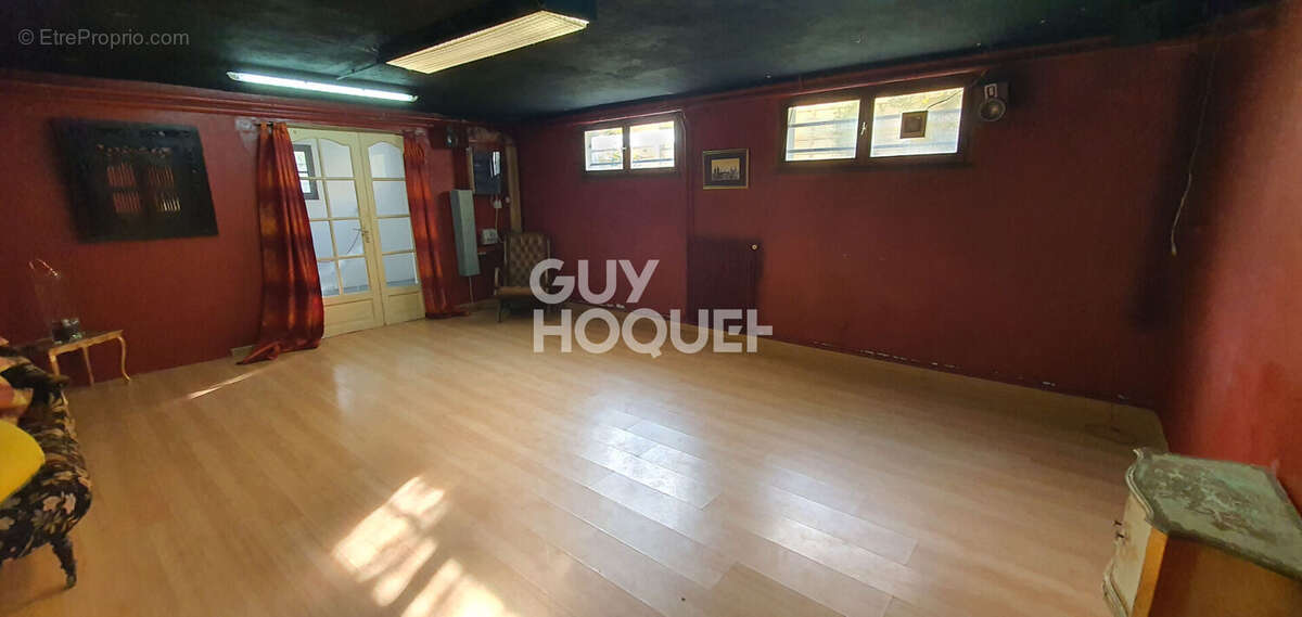 Maison à LA VILLE-DU-BOIS