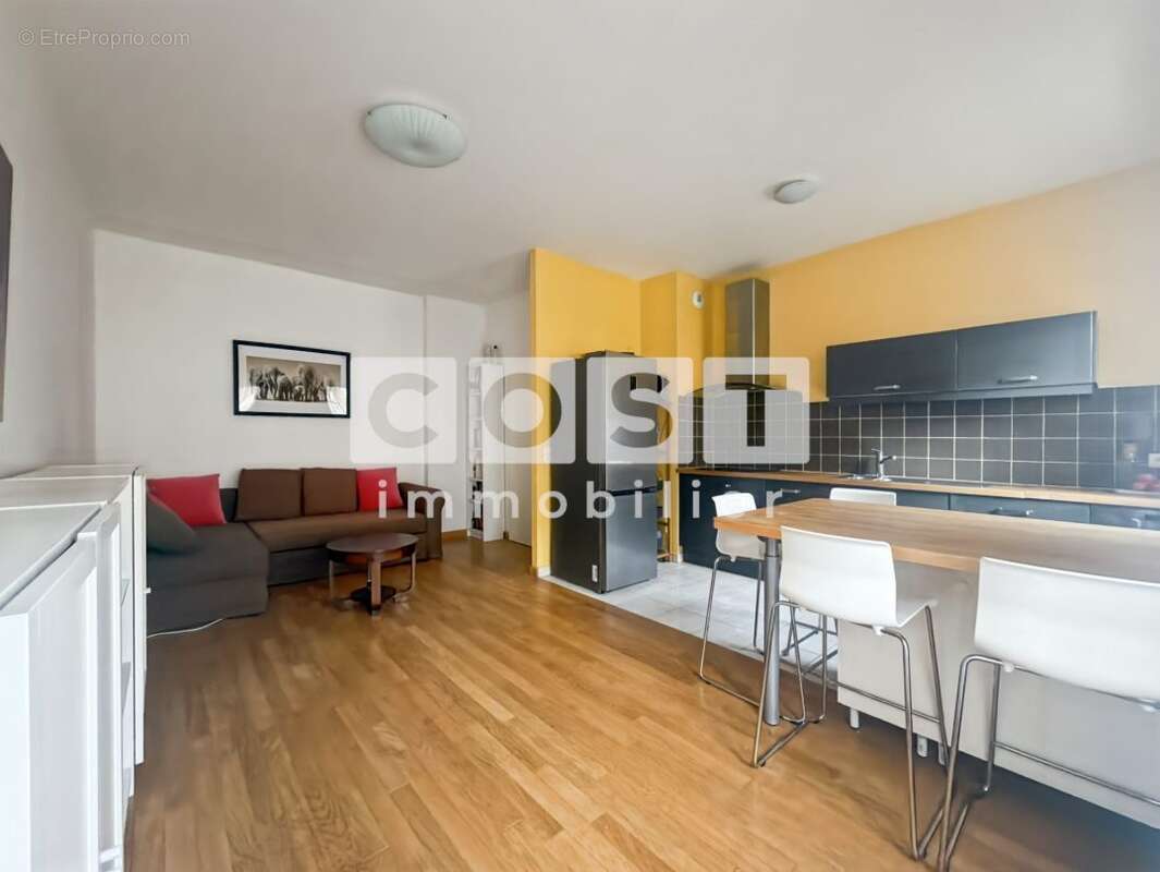 Appartement à LA GARENNE-COLOMBES