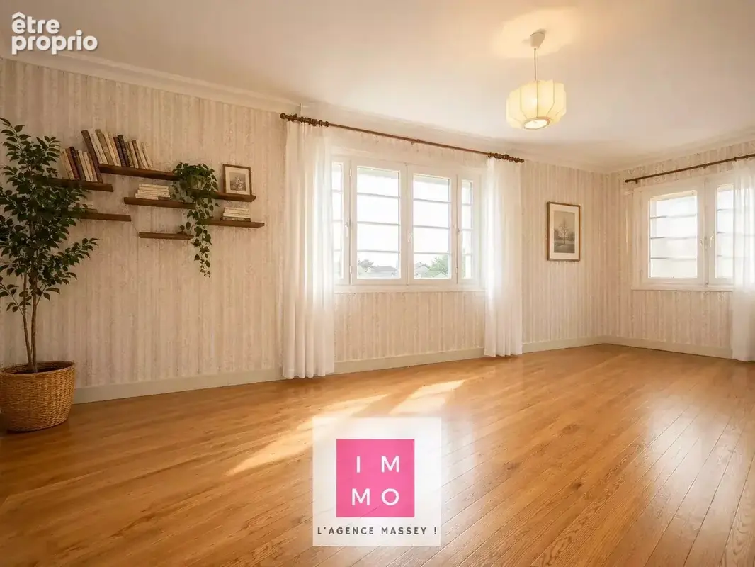 Maison familiale de 140 m² avec grand garage, atelier et jardin clos - photo 5