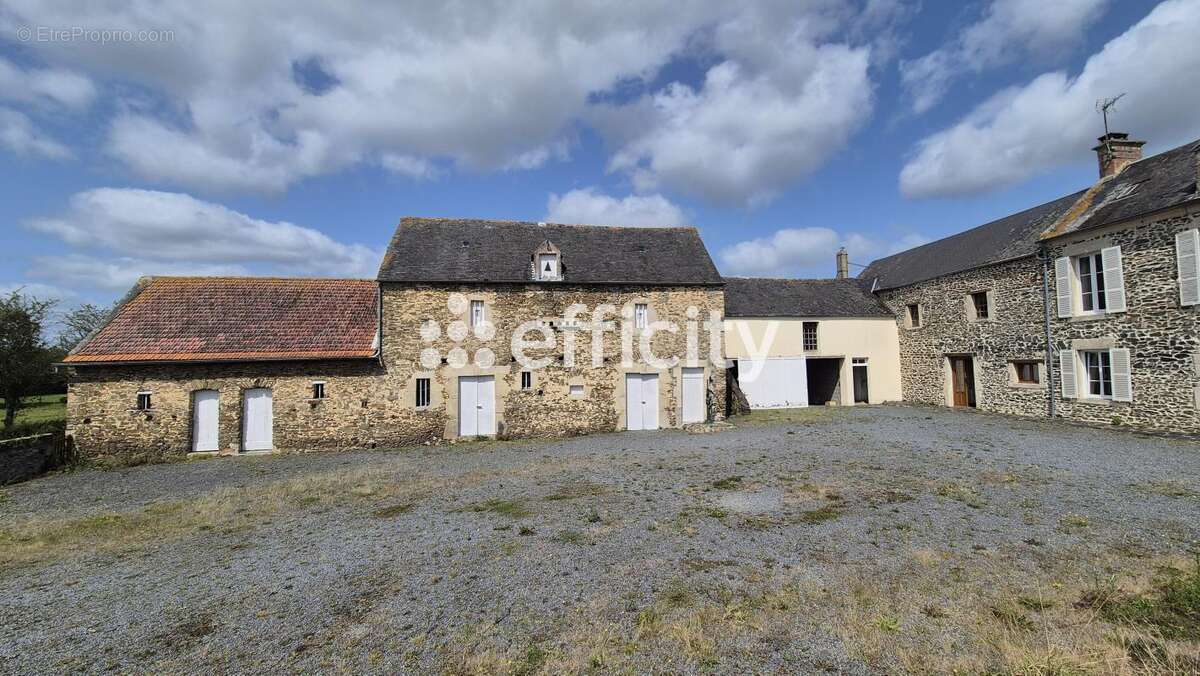 Maison à LE MOLAY-LITTRY