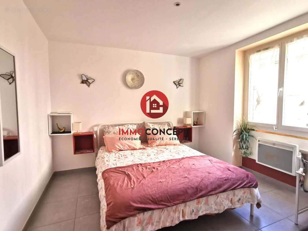 Appartement à BAGNOLS-SUR-CEZE