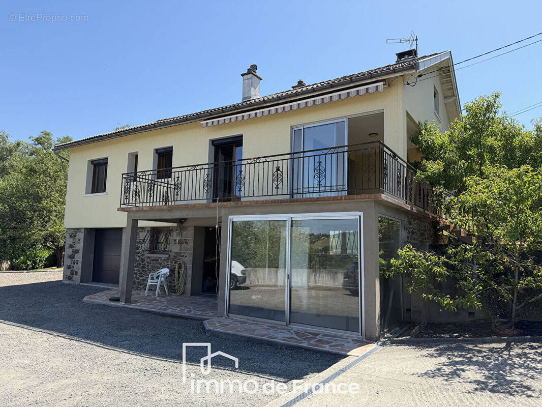 Maison à DECAZEVILLE