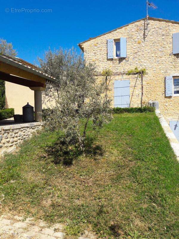 Bâtisse Provençale  10 pièce(s)  de 243,07 m2 - photo 3