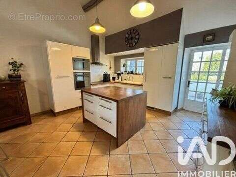 Maison 143 m² à Magny-Le-Hongre  - photo 8