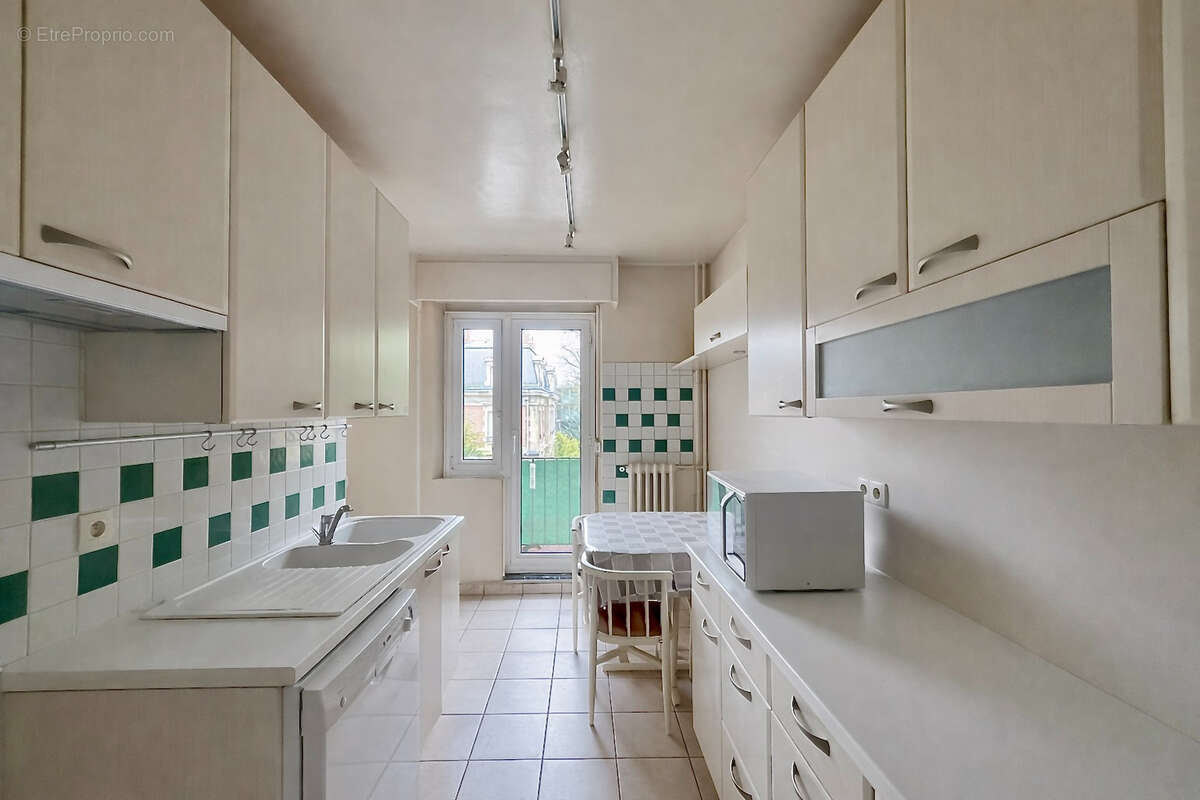 Appartement à VILLE-D'AVRAY