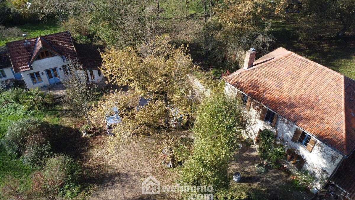Maison à COURRENSAN