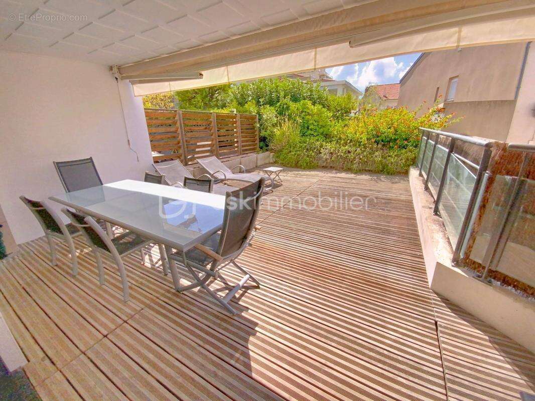 Cannes – banane carré d’or – 4 pièces – 3 chambres – terrasse 44 m² – parking – cellier - photo 2